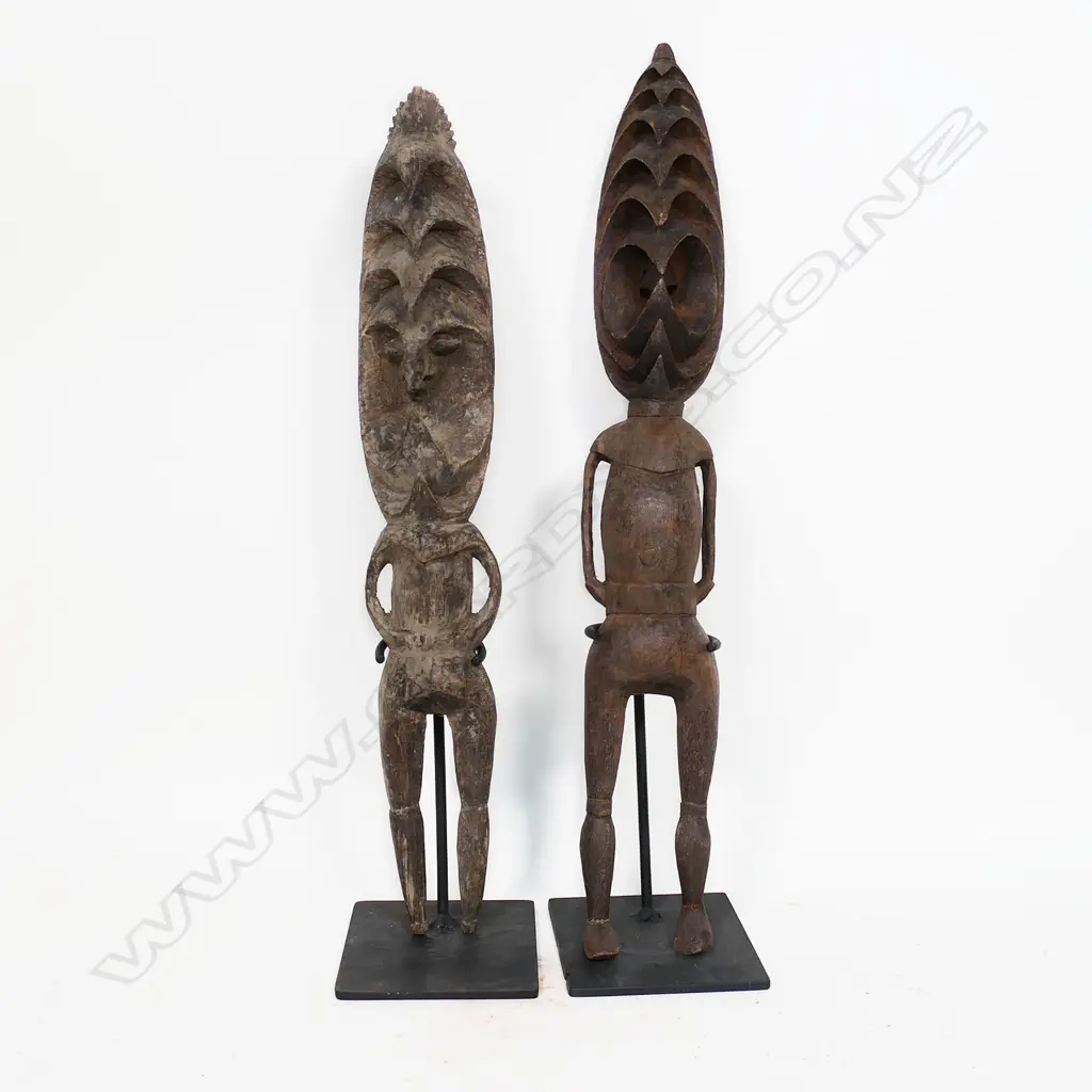 Two old PNG carved wood reliquary figures, Image 1++